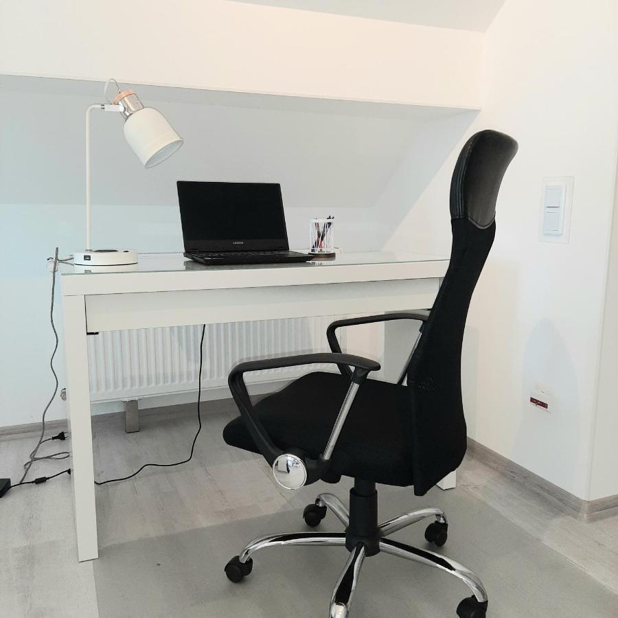 Design Maisonette - 24H Self-Check-In - Bis 7 Pers - In Direkter Weihernaehe - Parkplatz - Wifi - Balkon -Terrasse - Radwege Schiffweiler Eksteriør billede