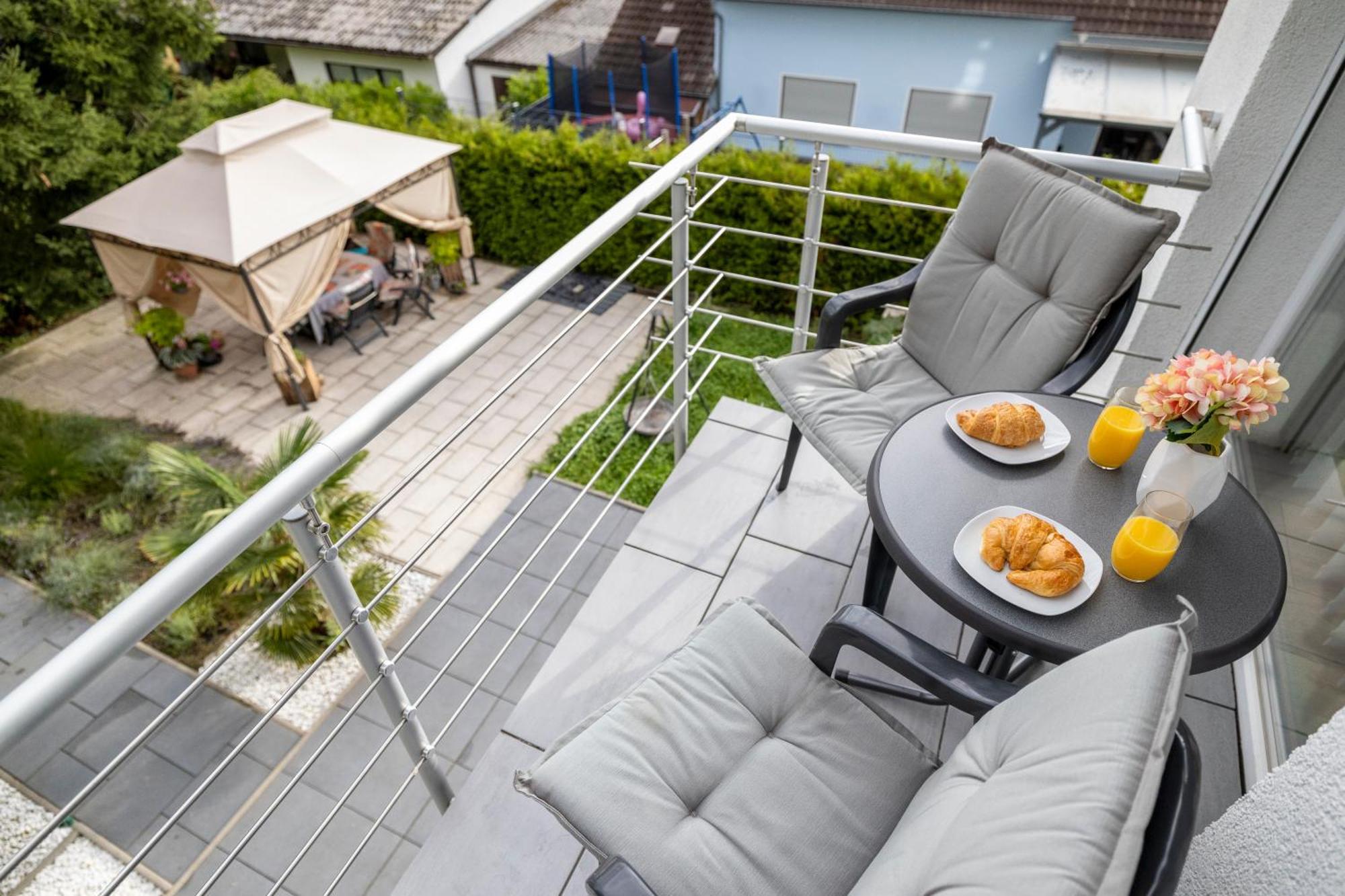 Design Maisonette - 24H Self-Check-In - Bis 7 Pers - In Direkter Weihernaehe - Parkplatz - Wifi - Balkon -Terrasse - Radwege Schiffweiler Eksteriør billede