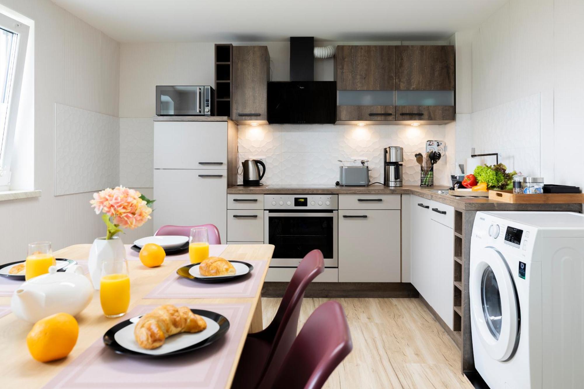 Design Maisonette - 24H Self-Check-In - Bis 7 Pers - In Direkter Weihernaehe - Parkplatz - Wifi - Balkon -Terrasse - Radwege Schiffweiler Eksteriør billede
