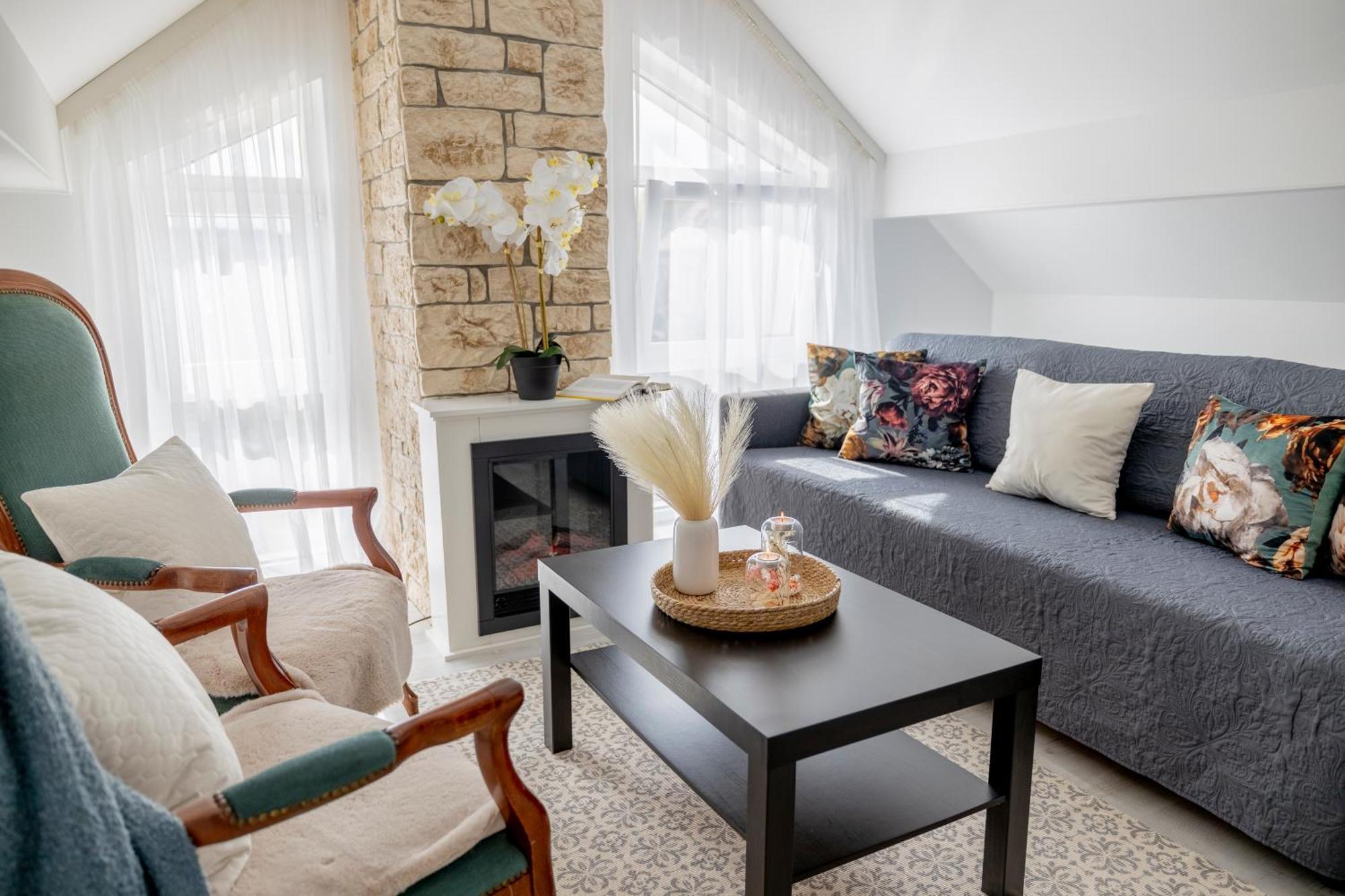 Design Maisonette - 24H Self-Check-In - Bis 7 Pers - In Direkter Weihernaehe - Parkplatz - Wifi - Balkon -Terrasse - Radwege Schiffweiler Eksteriør billede