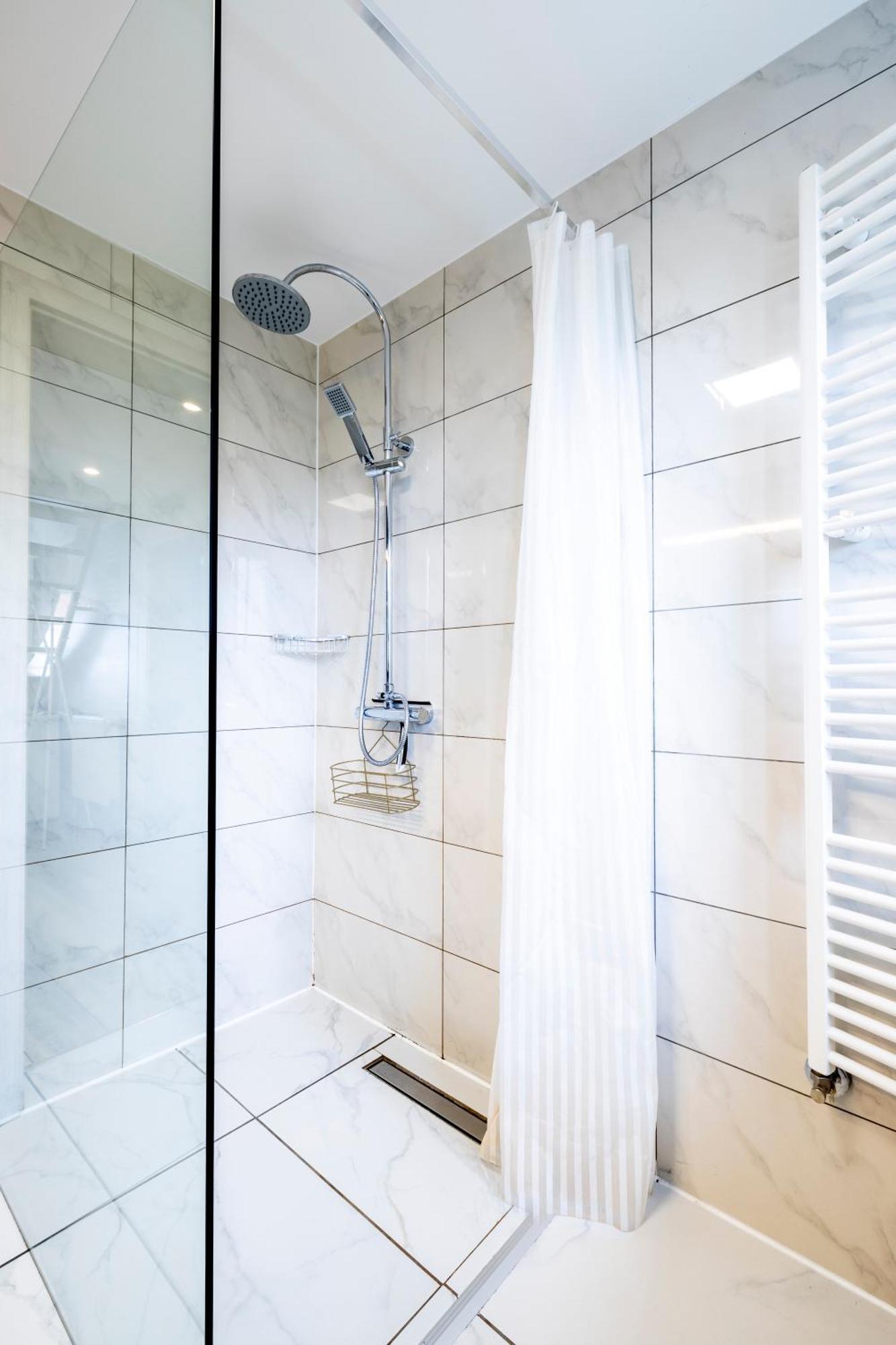 Design Maisonette - 24H Self-Check-In - Bis 7 Pers - In Direkter Weihernaehe - Parkplatz - Wifi - Balkon -Terrasse - Radwege Schiffweiler Eksteriør billede